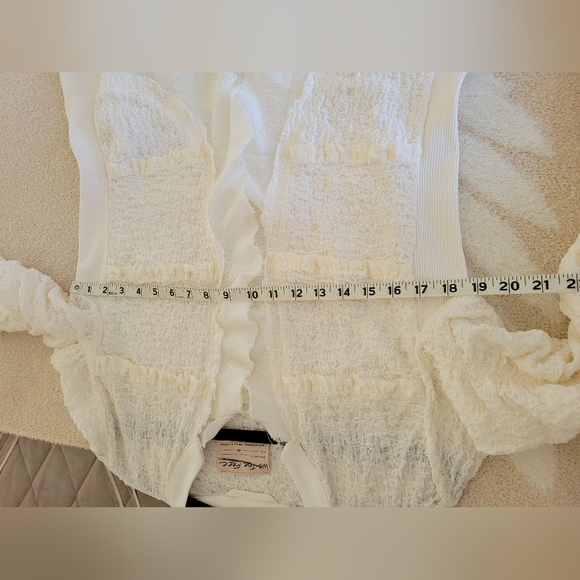 We The Free by Free People ruffled and rouged cardi size Medium - Picture 10 of 11